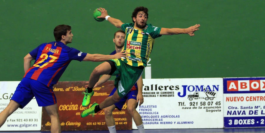 El Balonmano Nava dice adiós a la Copa