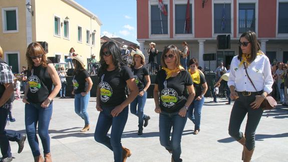 La música country y el maíz de Huercasa se cuelan en las fiestas de Sanchonuño