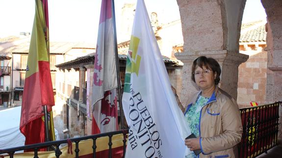 Ayllón iza la bandera de los pueblos más bonitos de España