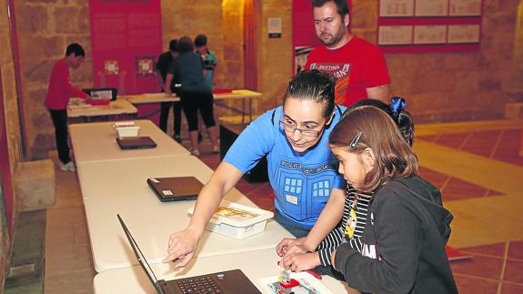 Casi mil personas han participado en el festival del cómic de Palencia
