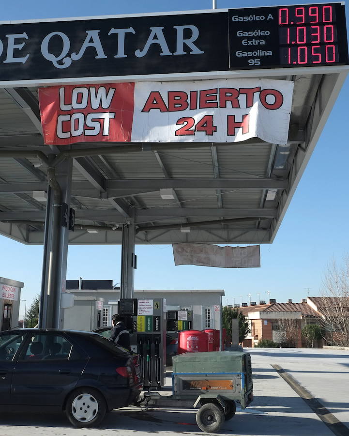 Castilla y León tampoco quiere gasolineras sin empleados
