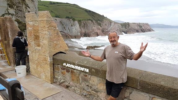 Arguiñano no se pierde el montaje de 'Juego de tronos' en Zumaia