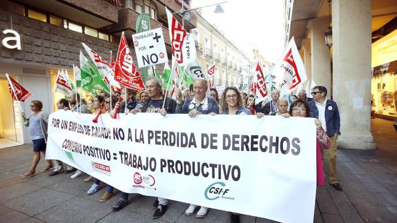 400 trabajadores de la sanidad privada protestan en Palencia por el bloqueo del convenio