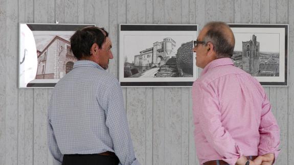 Pablo Pérez muestra su visión de Cuéllar a plumilla