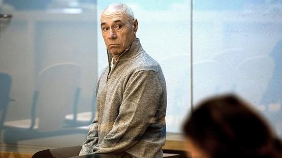 El sanguinario Santi Potros da el 'sí, quiero' en Topas