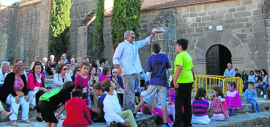 Monleras disfruta su tradicional Ofertorio