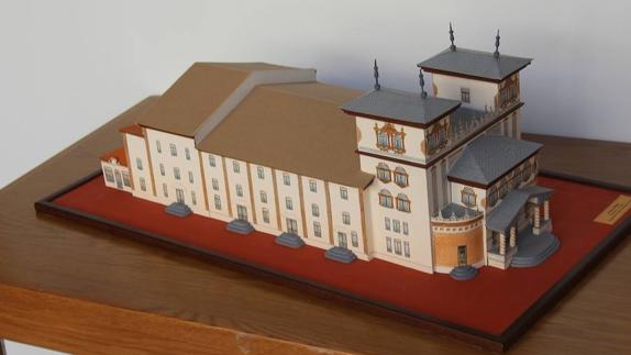 3.000 personas han visitado ya la exposición de maquetas 'El mobiliario urbano, Valladolid ayer'