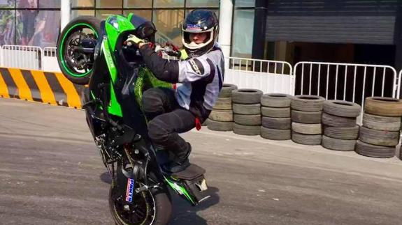 Salto acrobático de Valladolid a China