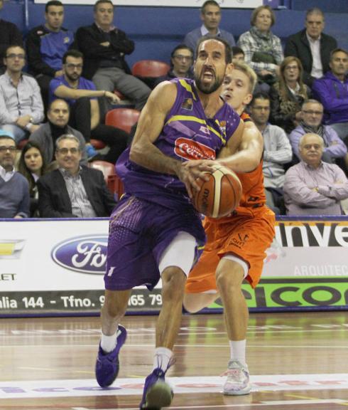El Quesos Palencia recalculará su ruta a la victoria frente al Breogán Lugo