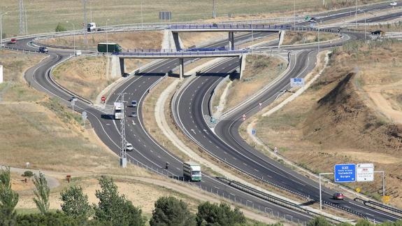 Fomento licita contratos de mejora en la carretera a Benavente