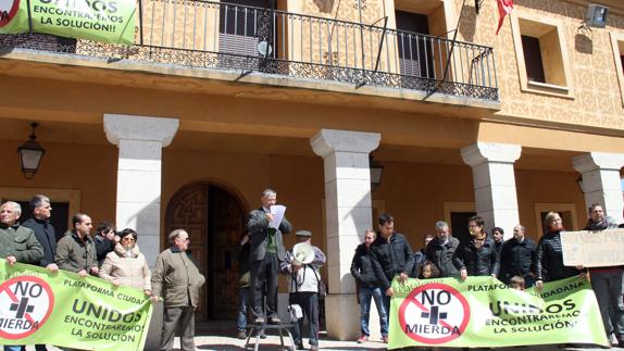 La Junta ordena que los vertidos de la planta de Fuentepelayo sean retirados en 15 días