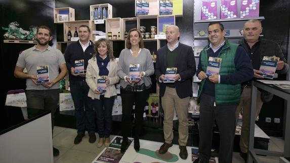 Una guía turística de Palencia refuerza la oferta del punto de información de Renfe