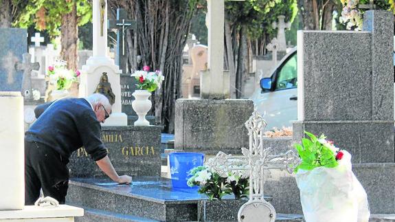 Horarios especiales para la línea de autobús al cementerio de Palencia