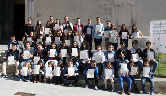 Ochenta diplomas de la Universidad de Cambridge en Cuéllar y Cantalejo