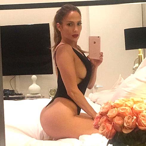 Jennifer López luce tipazo a sus 47 años