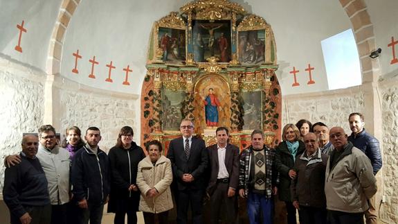 El retablo de la iglesia de Valdesaz luce restaurado