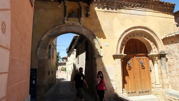 Ojo al tráfico hoy en Segovia, habrá cortes por el rodaje de 'La Catedral del Mar'