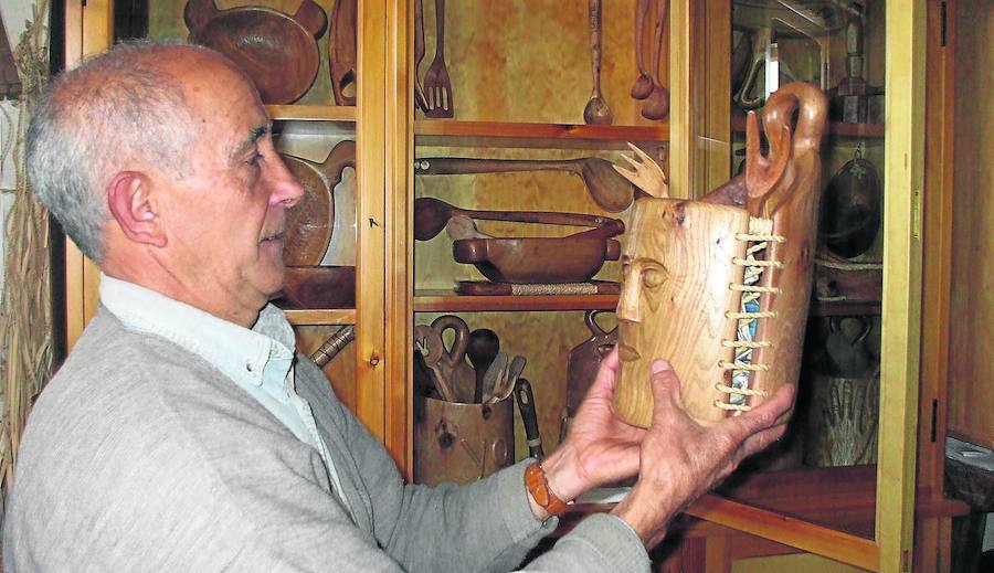 El silletero de Cantalpino aún pone en práctica la artesanía de sus abuelos
