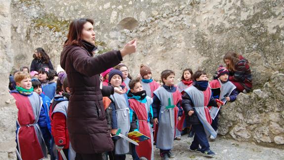 El castillo desvela sus secretos a los escolares