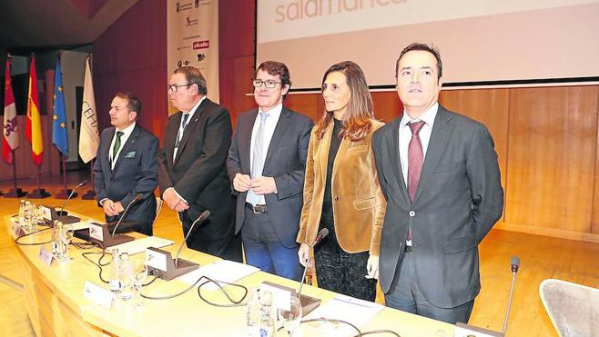 La Junta pondrá coto en 2017 a la oferta de alojamientos turísticos en viviendas
