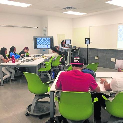 Clases desde Salamanca hasta México que simula la teletransportación humana