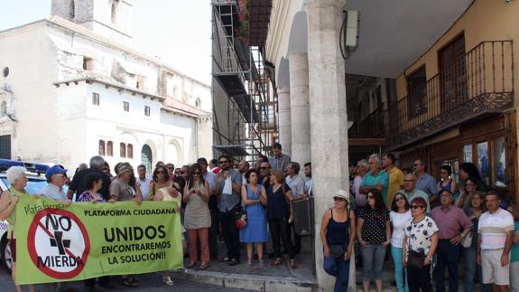 La planta de compostaje de Fuentepelayo agota el plazo sin retirar los vertidos