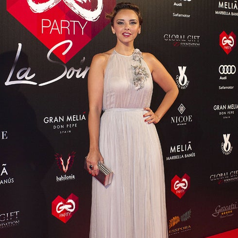 Chenoa responde al ataque de su padre biológico