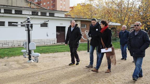 36 desempleados del Barrio España rehabilitarán el equipamiento comunitario de la zona