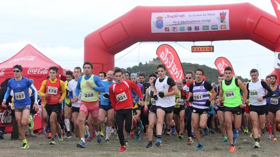 El Cros de Dueñas celebra un multitudinario 25 cumpleaños