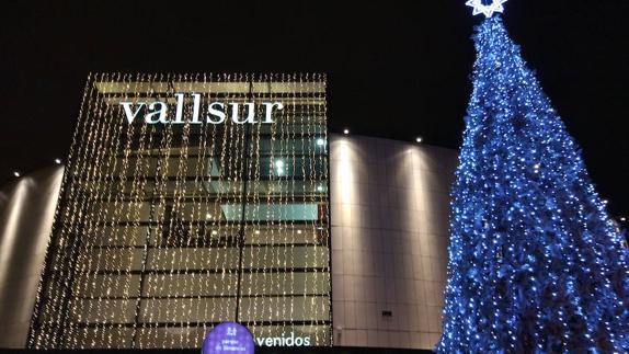 Vallsur da la bienvenida a la Navidad con su tradicional encendido