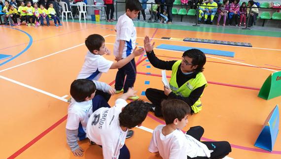Más de 1.300 niños participan en las tres concentraciones de Deporte Divertido