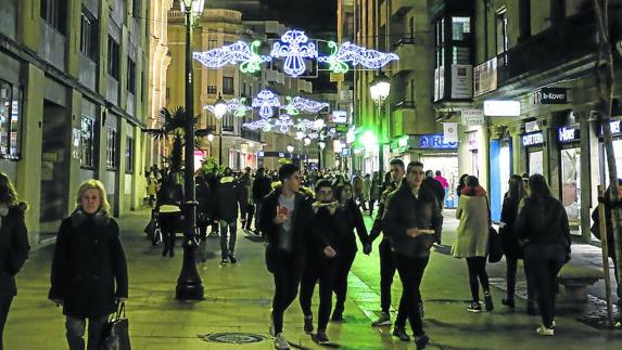 Las luces encienden la Navidad con la vista puesta en potenciar el comercio