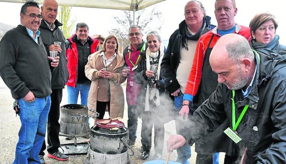 Vallejo de Orbó festeja a Santa Bárbara
