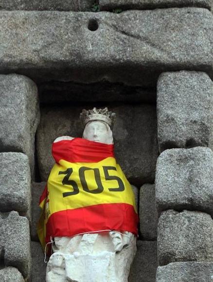 Los artilleros toman el Acueducto con su bandera