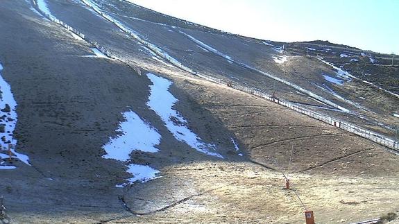 La Pinilla se consuela de la falta de nieve con casi un millar de 'bikers'