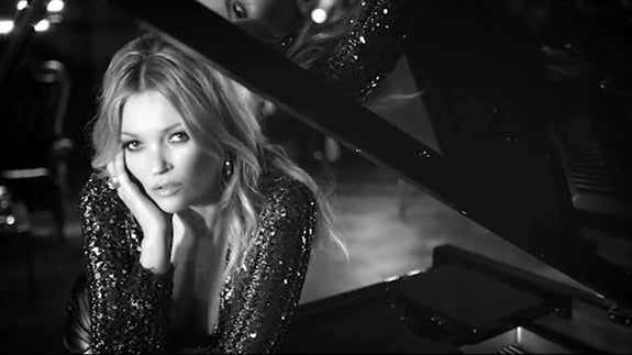 Kate Moss protagoniza el último vídeo de Elvis Presley