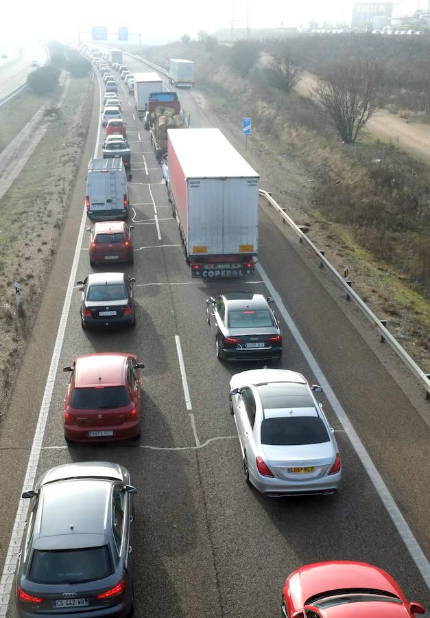 Las retenciones de ayer en la A-62 se debieron a cuatro accidentes