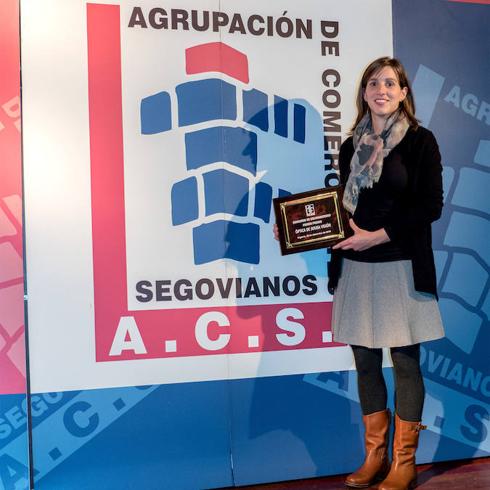 La óptica De Sousa Visión gana el Concurso de Escaparatismo Navideño de Segovia