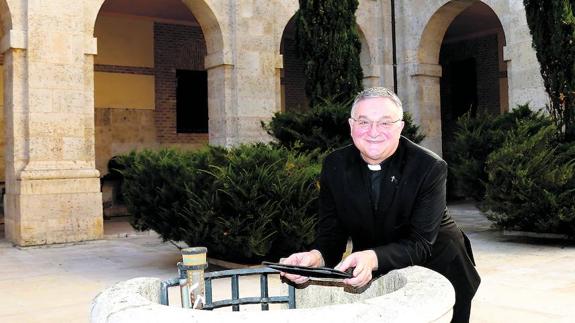 «El papa Francisco me ha dicho que me divierta mucho como obispo»