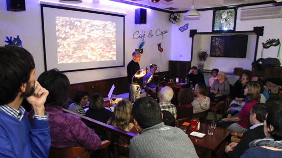 Los ‘Micros abiertos de poesía’ celebran su primer aniversario