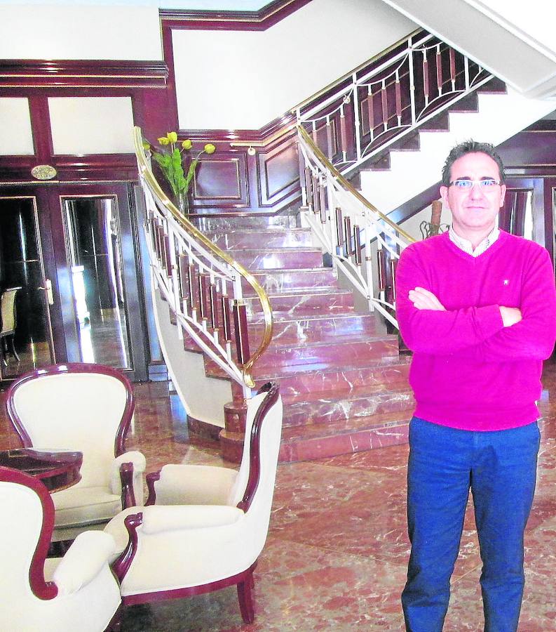 «El desgaste profesional del docente influye en su vida personal y familiar»