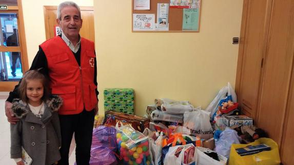 Trabajadores de Gullón donan juguetes a Cruz Roja y a Cáritas