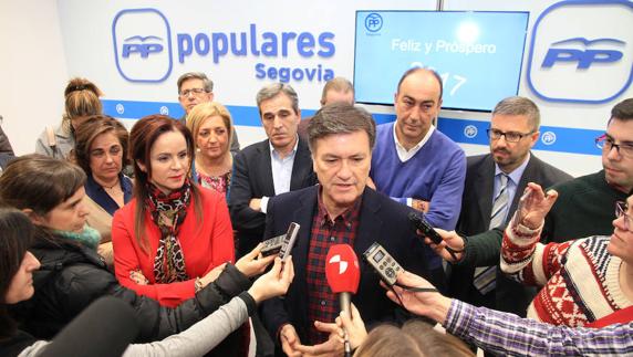 Francisco Vázquez emplaza el congreso provincial del PP a comienzos de verano