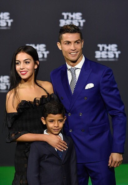 Cristiano Ronaldo presenta en sociedad a su novia en la gala The Best FIFA Football Awards