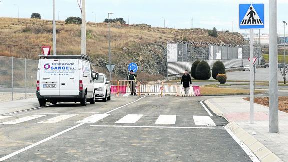 Nuevo acceso para el centro comercial