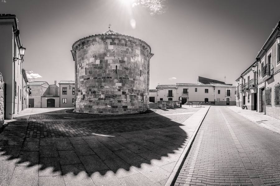 Una fotografía de la iglesia de San Claudio de Olivares, en Zamora, gana el V Concurso Románico Digital