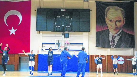 Solo baloncesto en Hatay para Avenida