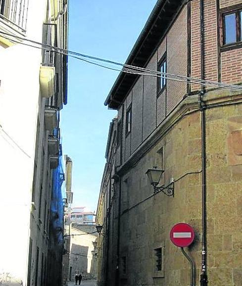 Los patrimonialistas piden al Ayuntamiento que libere al casco histórico el calbleado