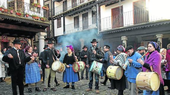 CGB y Consistorio pretenden lograr el Récord Guinness de tamborileros