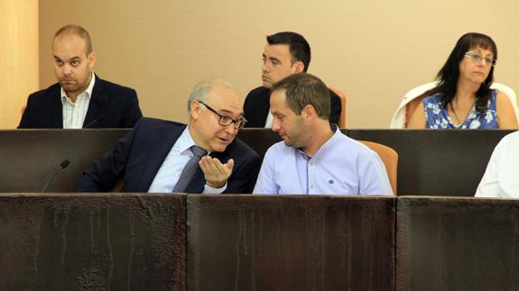 El PSOE releva a Yubero como portavoz en la Diputación y le sustituye por Alberto Serna